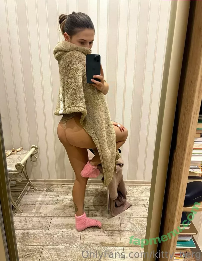 Kitty Berg nude photo #0133 (kitty_berg / kittyberg)