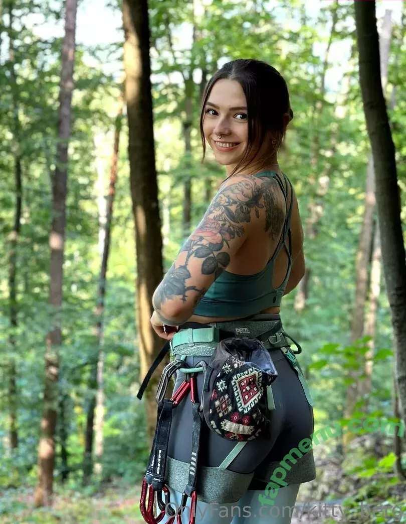 Kitty Berg nude photo #0776 (kitty_berg / kittyberg)