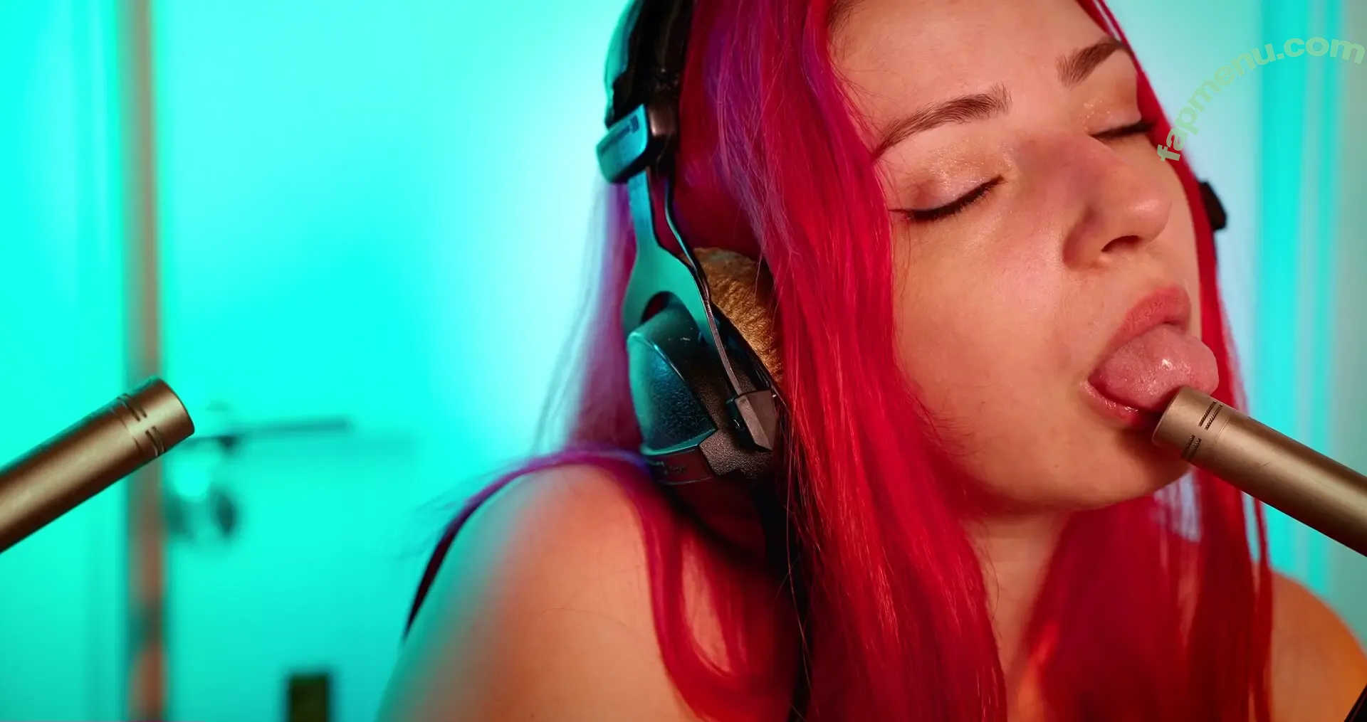 Kitty Cat Helza nude photo #0278 (The SoundsGirls / helzaglass / hlzkittycat)