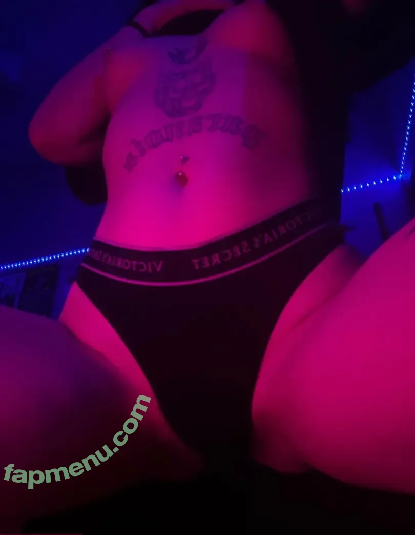 kittykween66 nude photo #0003 (savage.kitty666)