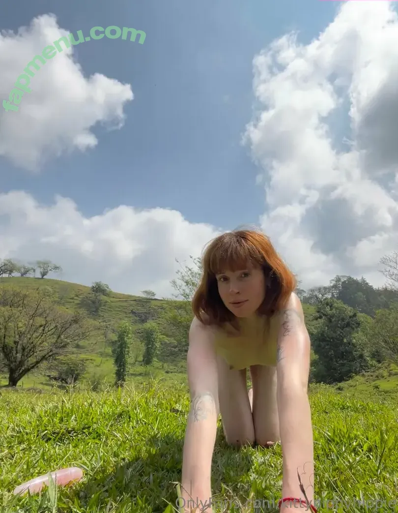 kittynippyhippie nude photo #0086 (littlenippyhippie)