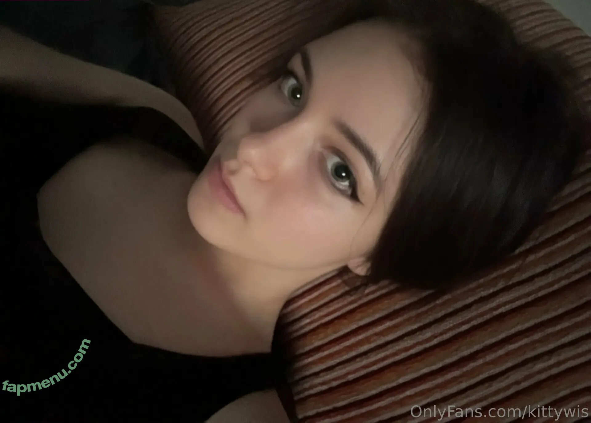 kittywis nude photo #0003 (kiittwy)