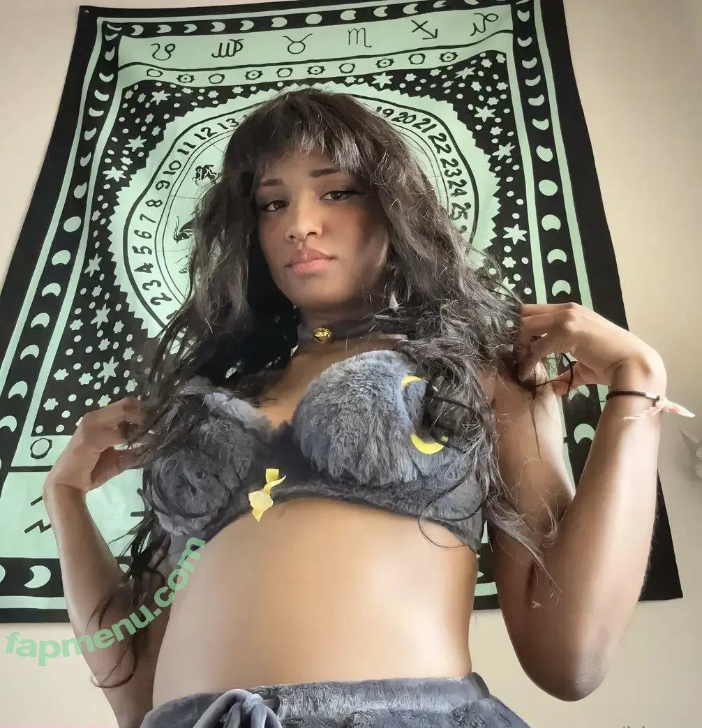 kiuwu nude photo #0001 (kiuwu)