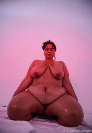 kiwibbw / chubby.kiwi nude photo #0035