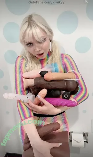 kiwikyy / kiwingy nude photo #0039