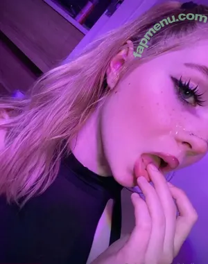 kiwikyy / kiwingy nude photo #0054