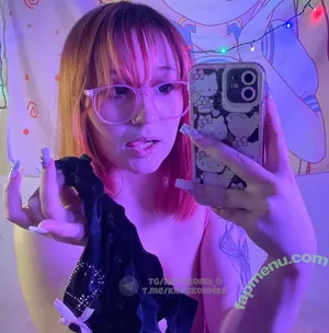 KKom4ka / keomi4ka / kknoma / kkyokom4ka nude photo #0001