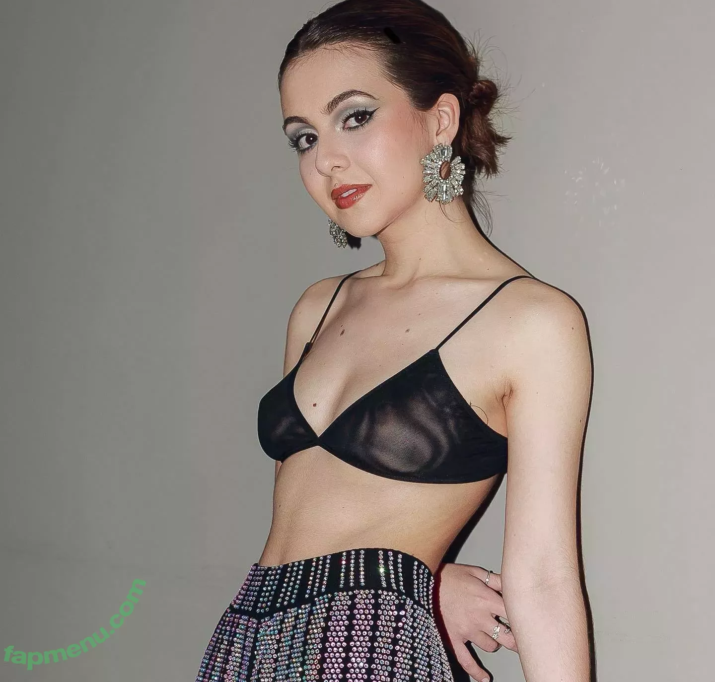 Klara Castanho nude photo #0015 (klarafgcastanho)