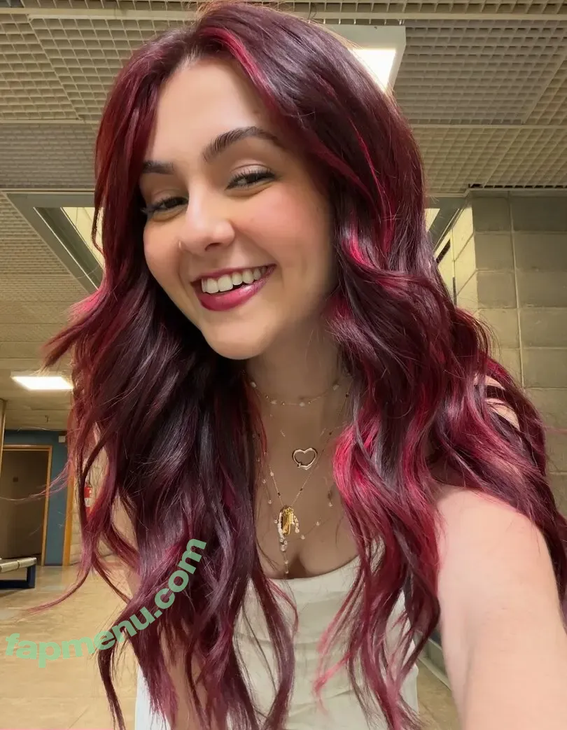 Klara Castanho nude photo #0371 (klarafgcastanho)