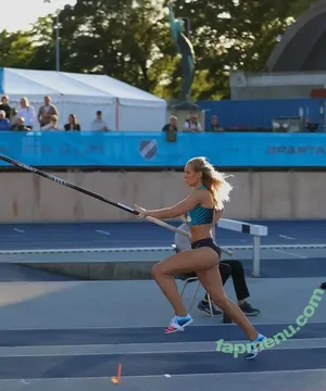 Klara Skriver Loessl / klaraloessl nude photo #0017