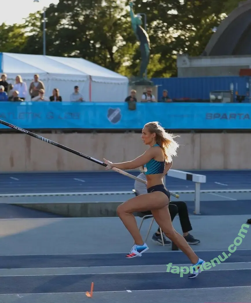 Klara Skriver Loessl nude photo #0017 (klaraloessl)