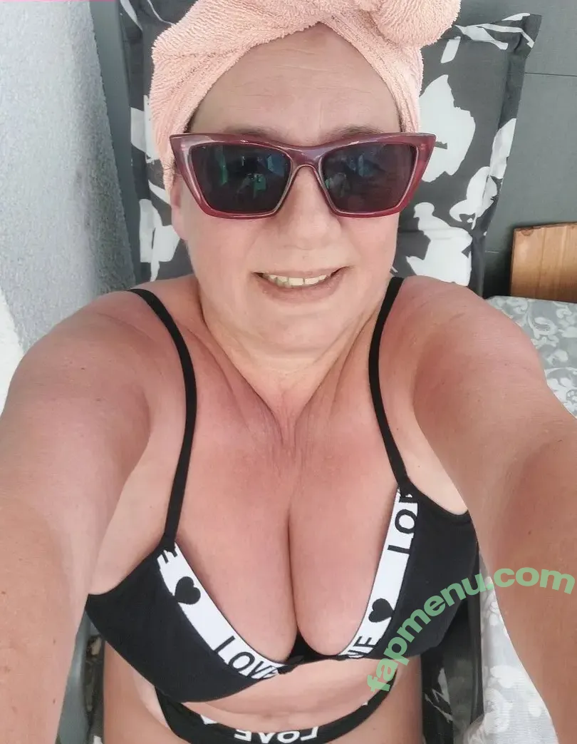 kleinehexe210 nude photo #0005 (kleinehexe210)