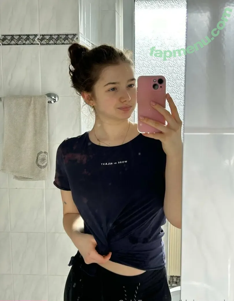 Kleines Mädchen nude photo #0019 (kleine.xenia / xeniaa_of)