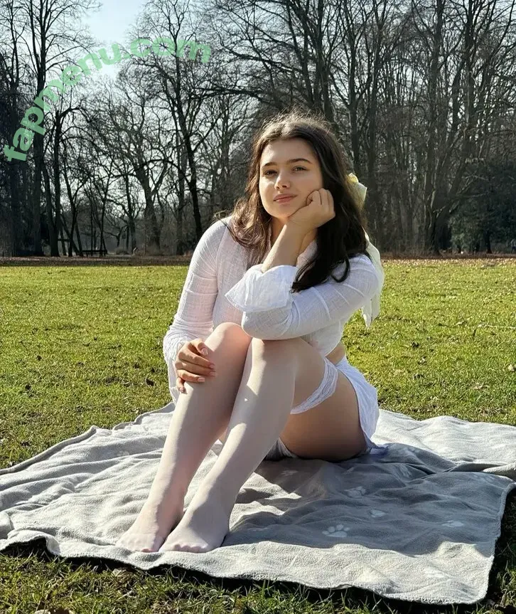 Kleines Mädchen nude photo #0022 (kleine.xenia / xeniaa_of)