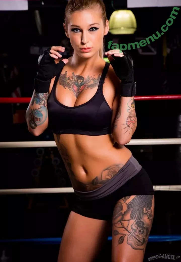 Kleio Valentien nude photo #0202 (KleioValentien / kleioxxx)