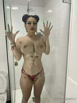 kleopwtrx / imkkleeo nude photo #0557