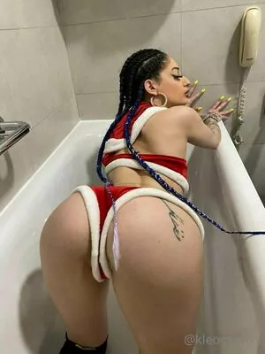 kleopwtrx / imkkleeo nude photo #0598