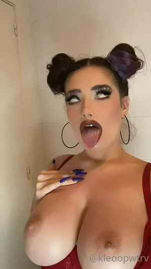 kleopwtrx / imkkleeo nude photo #0704