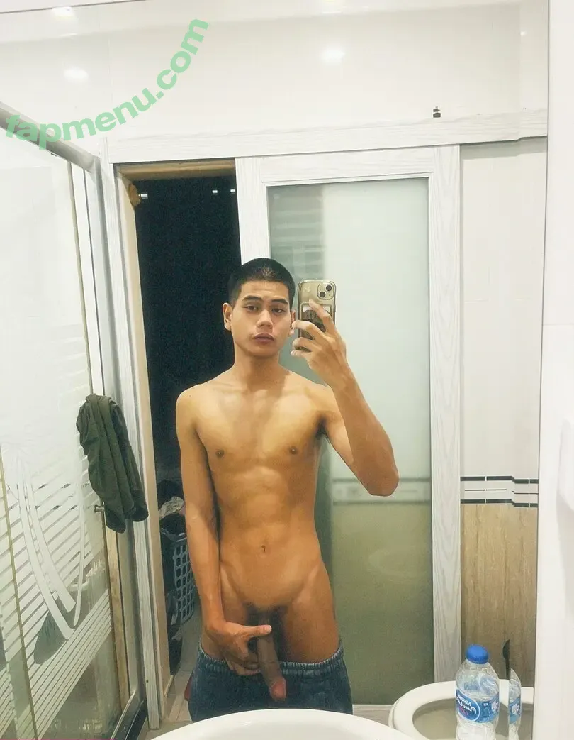 kln_xq nude photo #0002 (kln_xq)