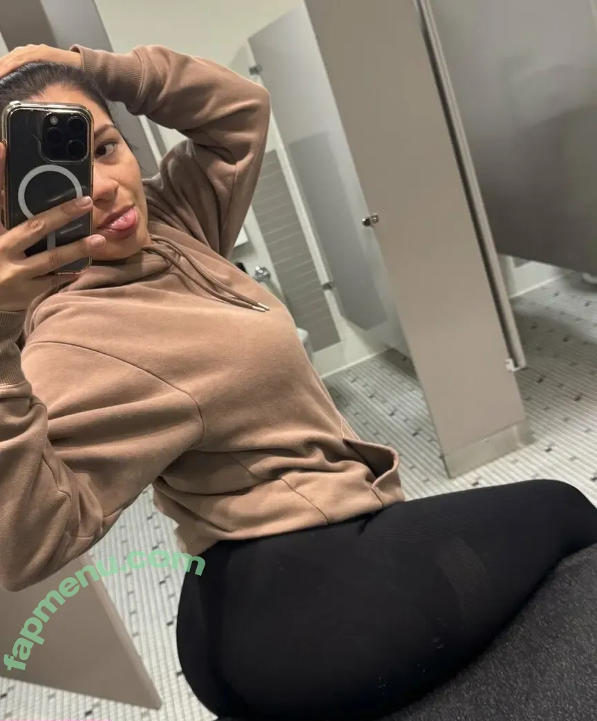 Kmami69 nude photo #0017 (Kiara Razo / kiaraaraazo)