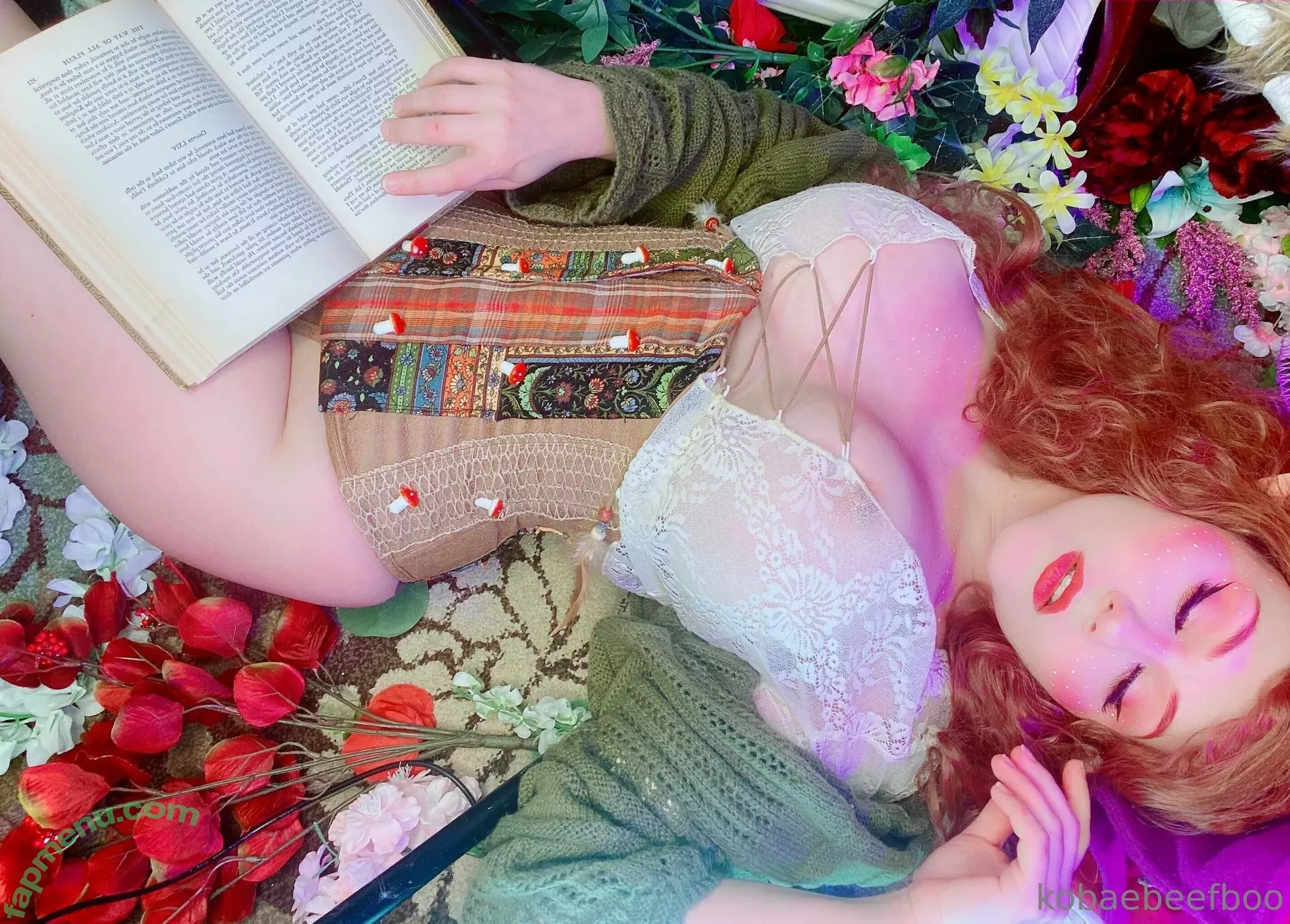 Kobaebeefboo nude photo #0708 (Kobaebeefboo)