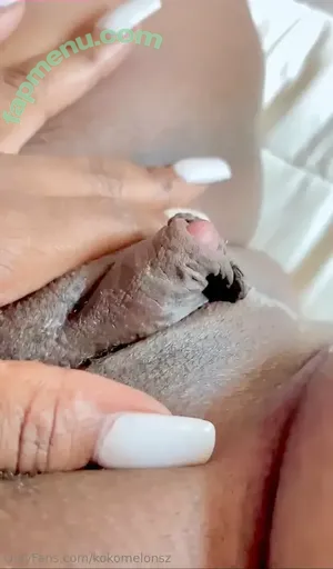 kokomelonsz / cocomelon_official nude photo #0008