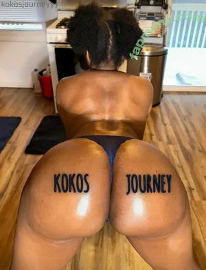 kokosjourneyyy / kokosjourneyy / kokostraveljourney nude photo #0001