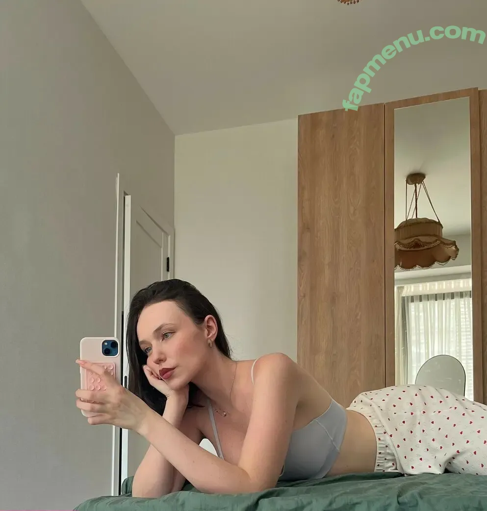 kolenolena nude photo #0003 (Milkscript / kolenlina / ssoramilksanctum)