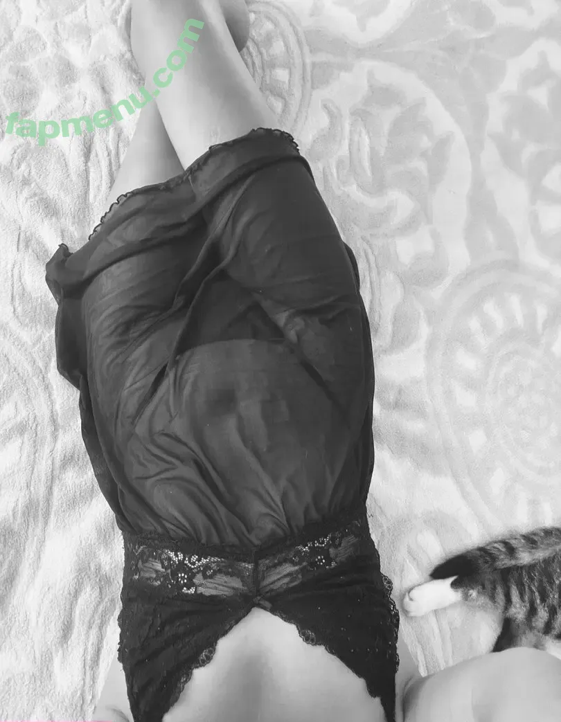 kolirneba nude photo #0110 (cortnebonilla)