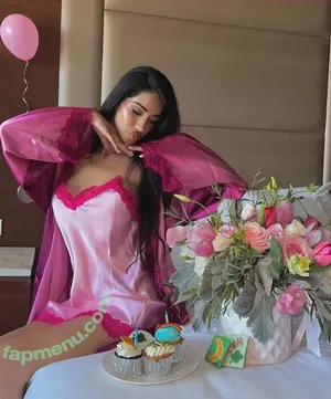 Komal Basran / komalbasrann nude photo #0014