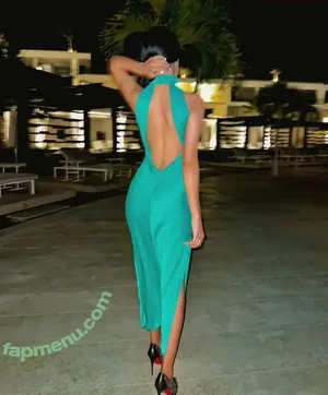 Komal Basran / komalbasrann nude photo #0015