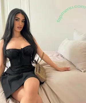Komal Basran / komalbasrann nude photo #0038