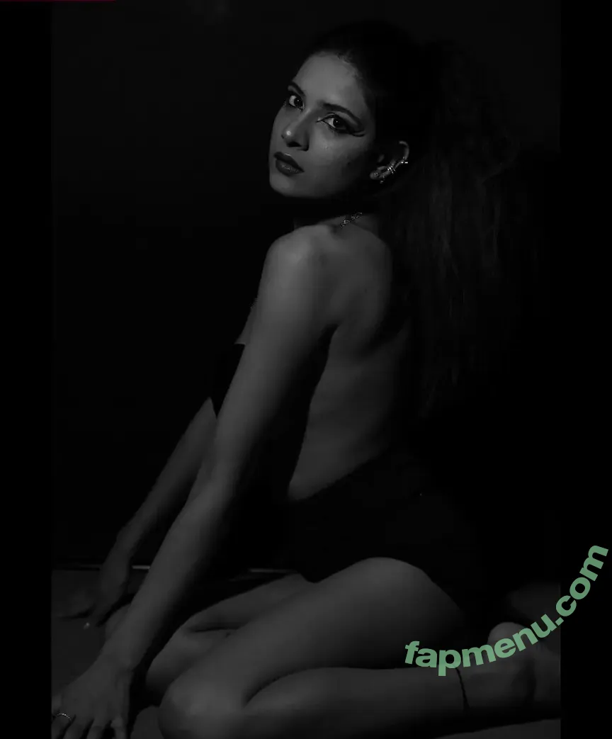Komal Sethi nude photo #0018 (komal.sethi)