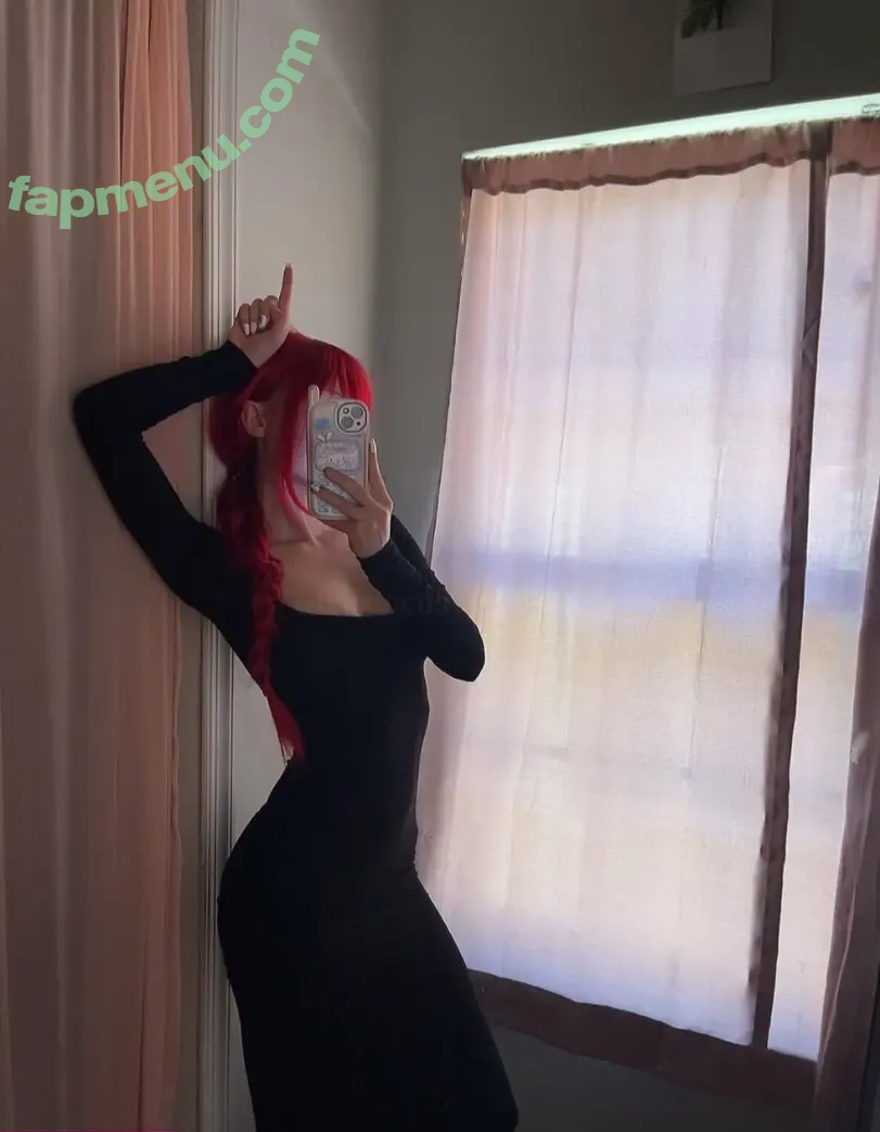 komocos nude photo #0002 (komocodance / u192847368)