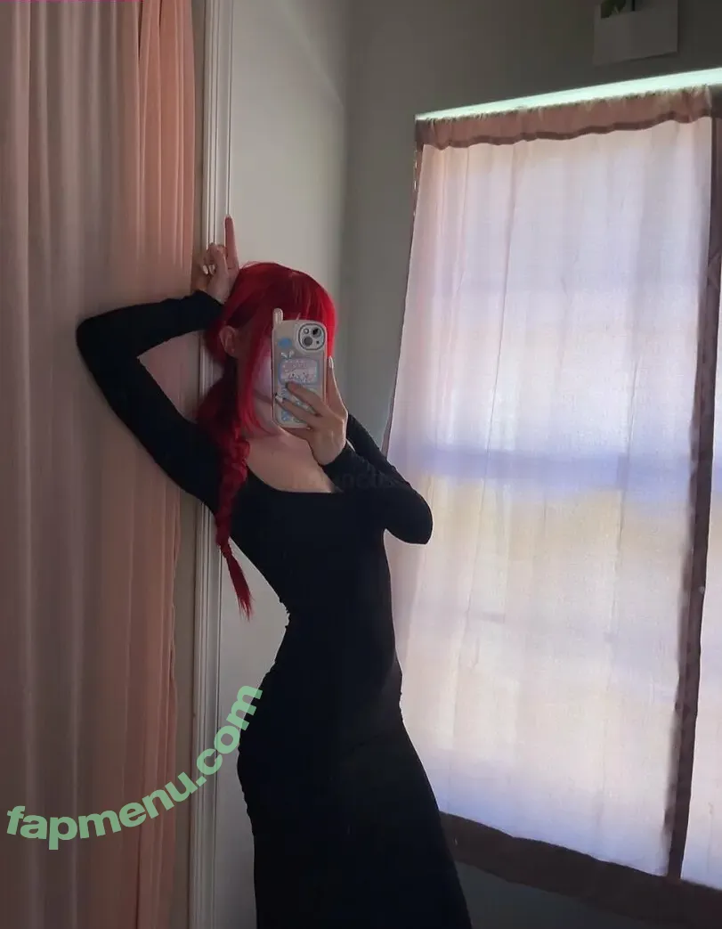 komocos nude photo #0003 (komocodance / u192847368)