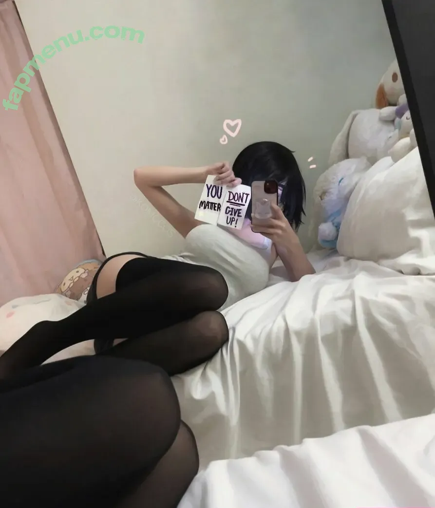 komocos nude photo #0091 (komocodance / u192847368)