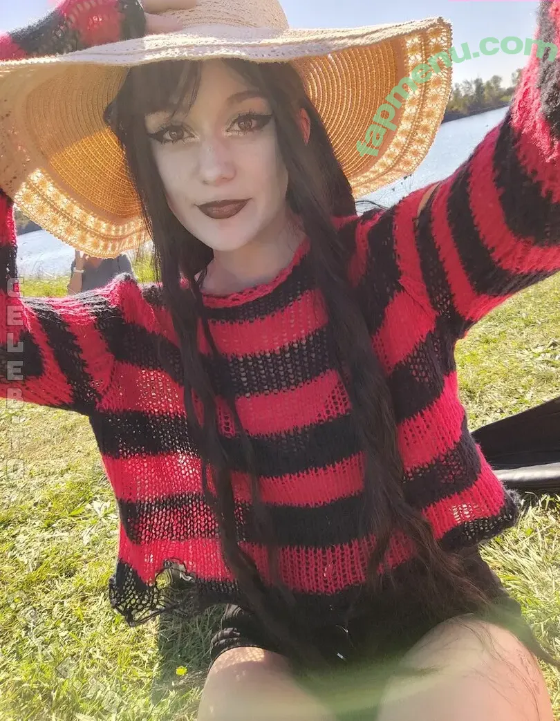 kookie.chr nude photo #0027 (kookie_chr / rikkawa)