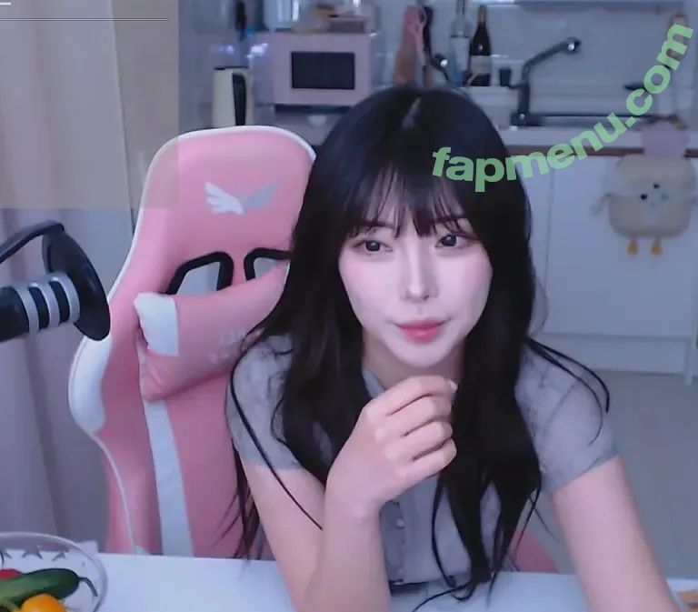 Korean BJ nude photo #0187 (Broadcast Jockeys / KBJ)