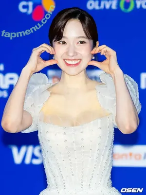 Korean Celebrities / soompi nude photo #0001