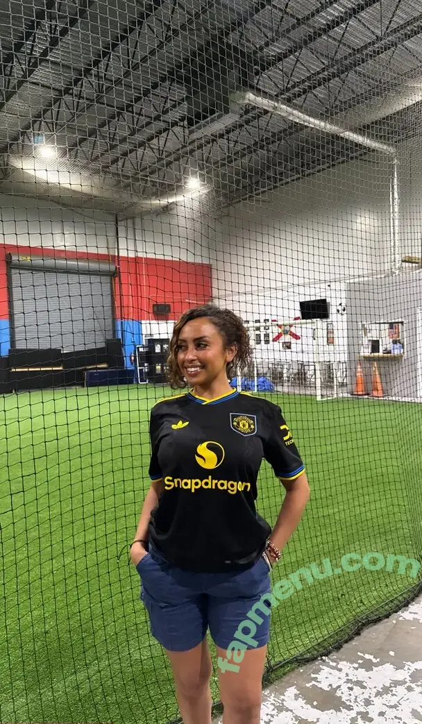 Korina Maiyaa nude photo #0036 (korinamaiyaa)