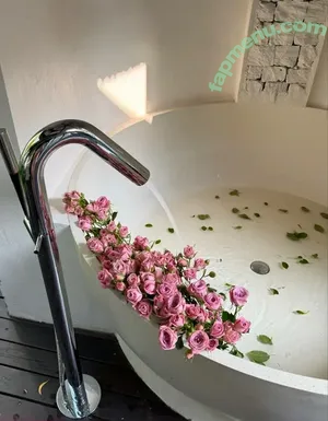 KoryaMc / korya.mc / wetcream nude photo #0332