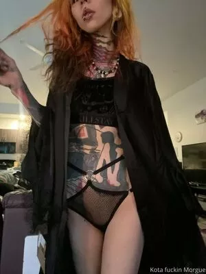 kota_morgue / misspredator666 / rottenmorgue nude photo #0054