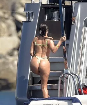 Kourtney Kardashian / kourtneykardash nude photo #0106