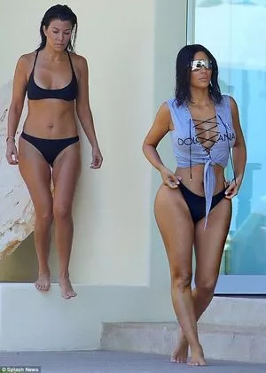 Kourtney Kardashian / kourtneykardash nude photo #0130