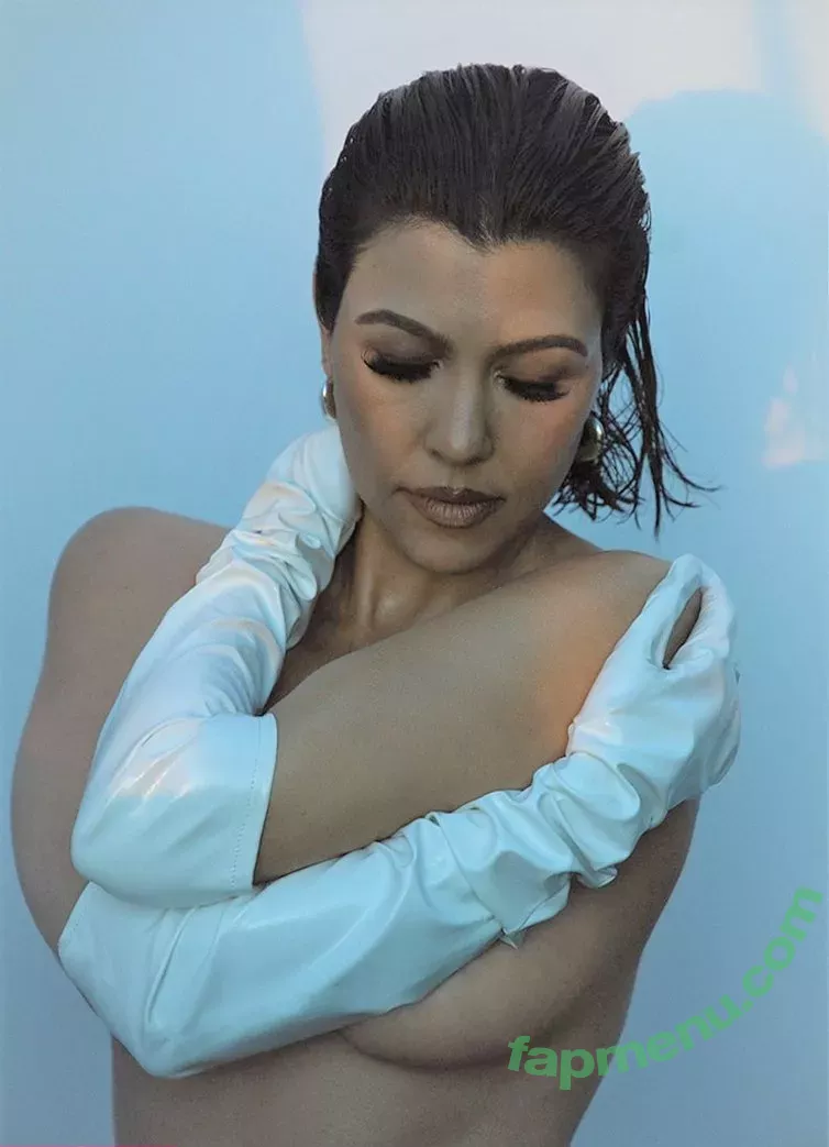 Kourtney Kardashian nude photo #0017 (kourtneykardash)