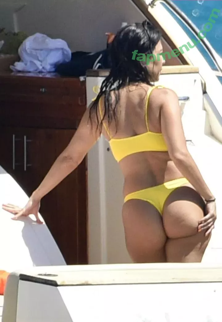 Kourtney Kardashian nude photo #0066 (kourtneykardash)