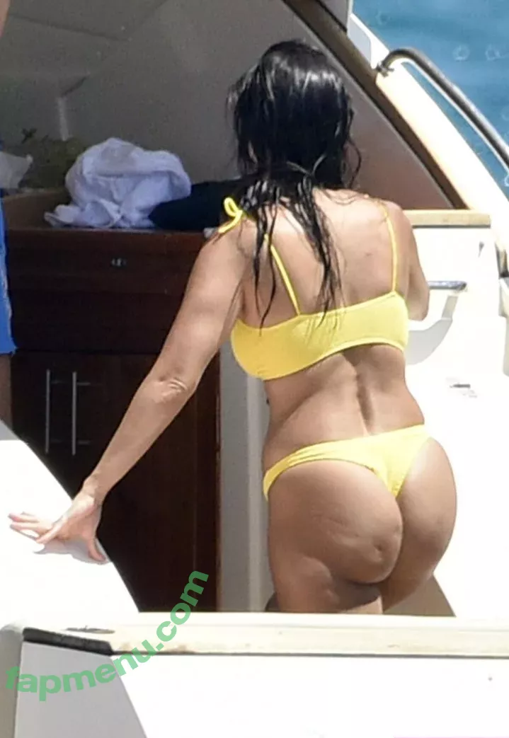 Kourtney Kardashian nude photo #0069 (kourtneykardash)