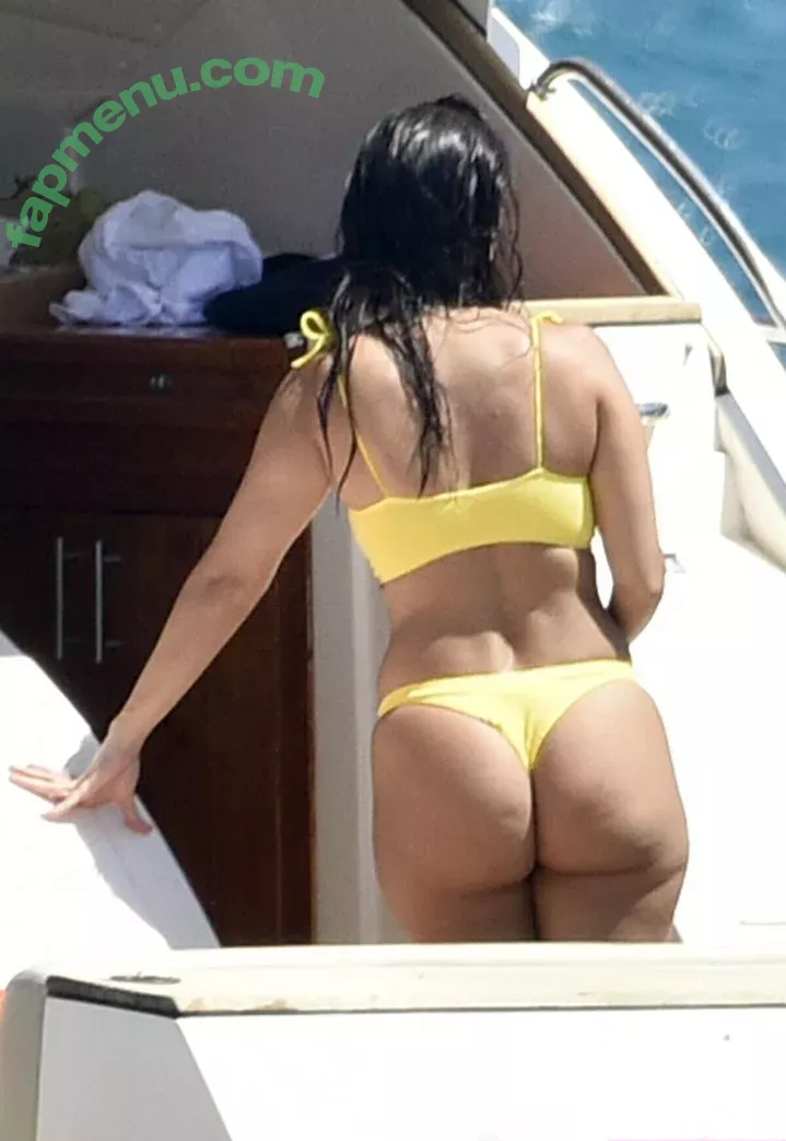 Kourtney Kardashian nude photo #0070 (kourtneykardash)