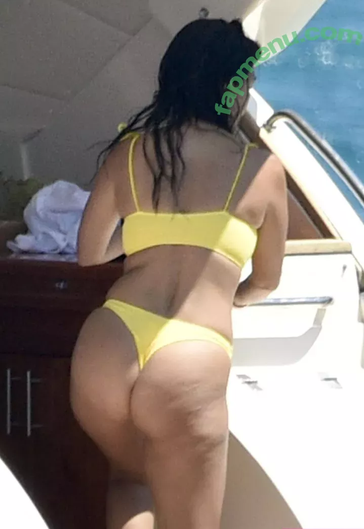 Kourtney Kardashian nude photo #0083 (kourtneykardash)