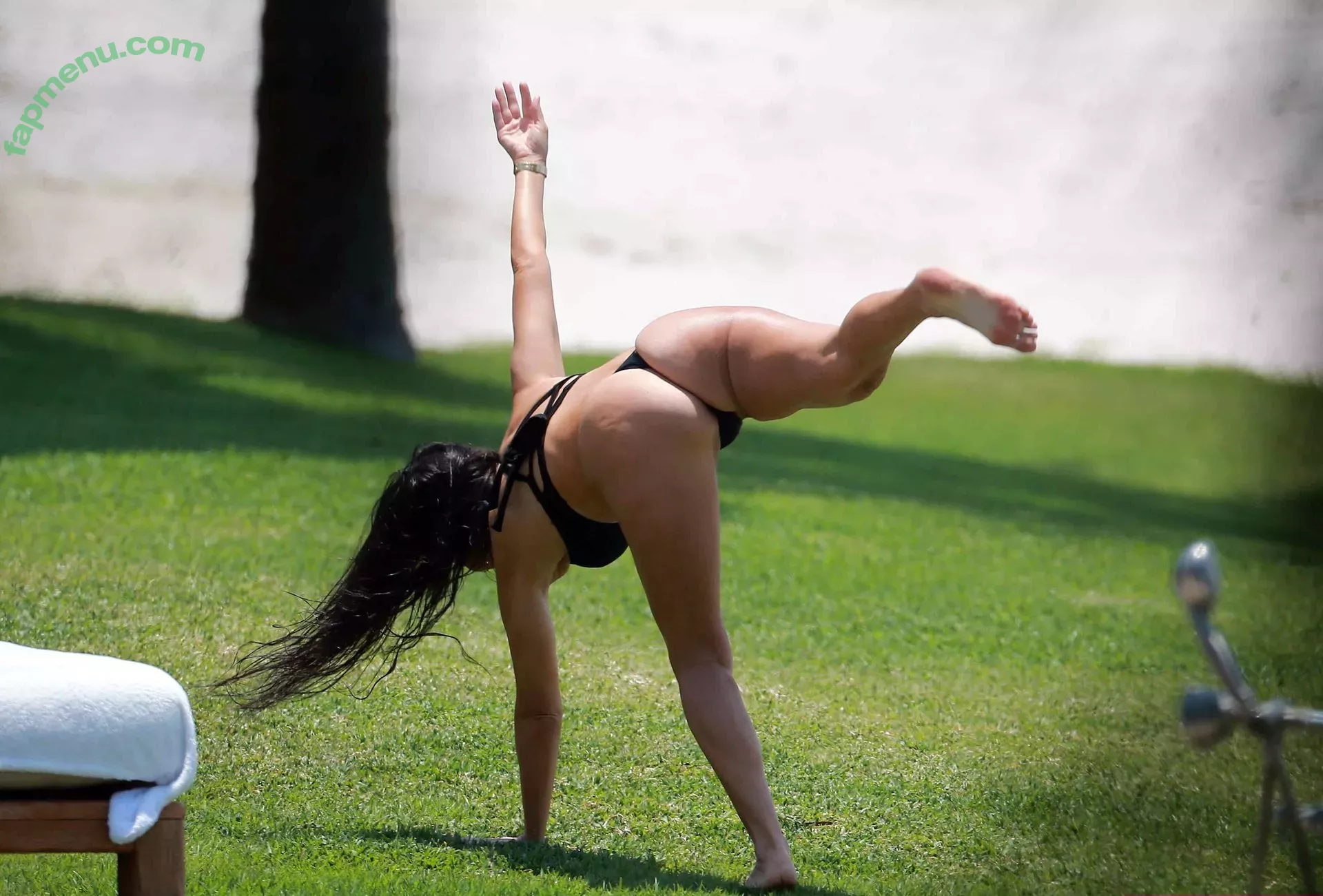 Kourtney Kardashian nude photo #0121 (kourtneykardash)